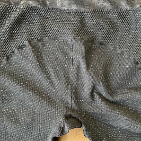 Athleta Shimmer Seamless Leggings - Picture 4 of 4